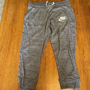 Nike Cropped Sweatpants